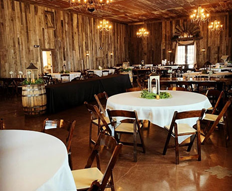 The Home Place at Valley View is a Kansas City Wedding and Reception Venue and is located just outside of Orrick, Missouri, overlooking the Missouri river bottoms. Surrounded by the breathtaking landscapes, it is the ideal mix of rustic beauty and elegant accommodations to host your rehearsal, wedding ceremony and reception.